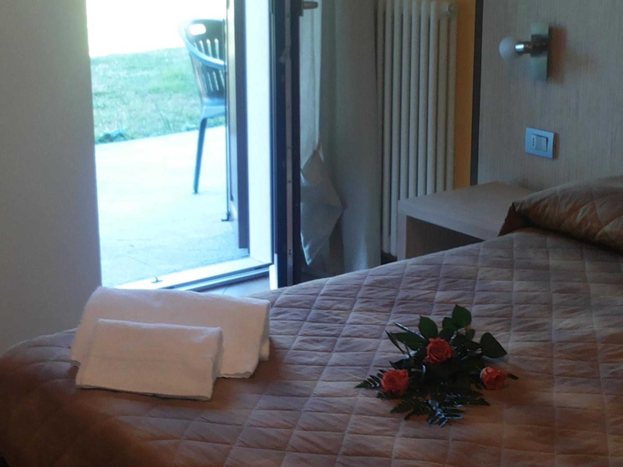 Agritur Arcosole B&B Camping Стая снимка